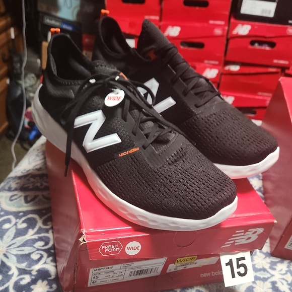 New Balance Men's Black Running Shoes - Picture 1 of 5